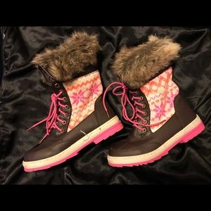 Previously loved: boots w comfy top isolation